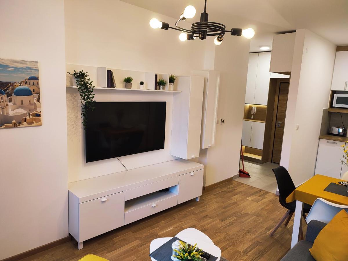 נובי סאד Center Firefly Gardens Apartment מראה חיצוני תמונה
