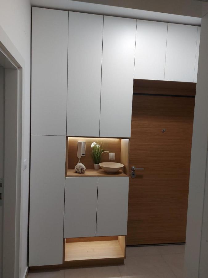 נובי סאד Center Firefly Gardens Apartment מראה חיצוני תמונה